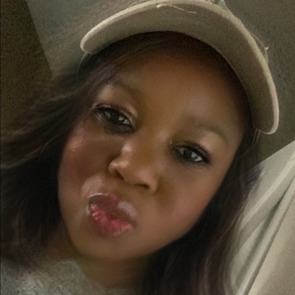 Meet your Posher, Ela - Picture 1 of 1